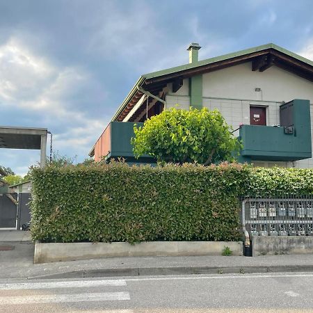 Casa Vacanze Esmeralda Zanica ภายนอก รูปภาพ
